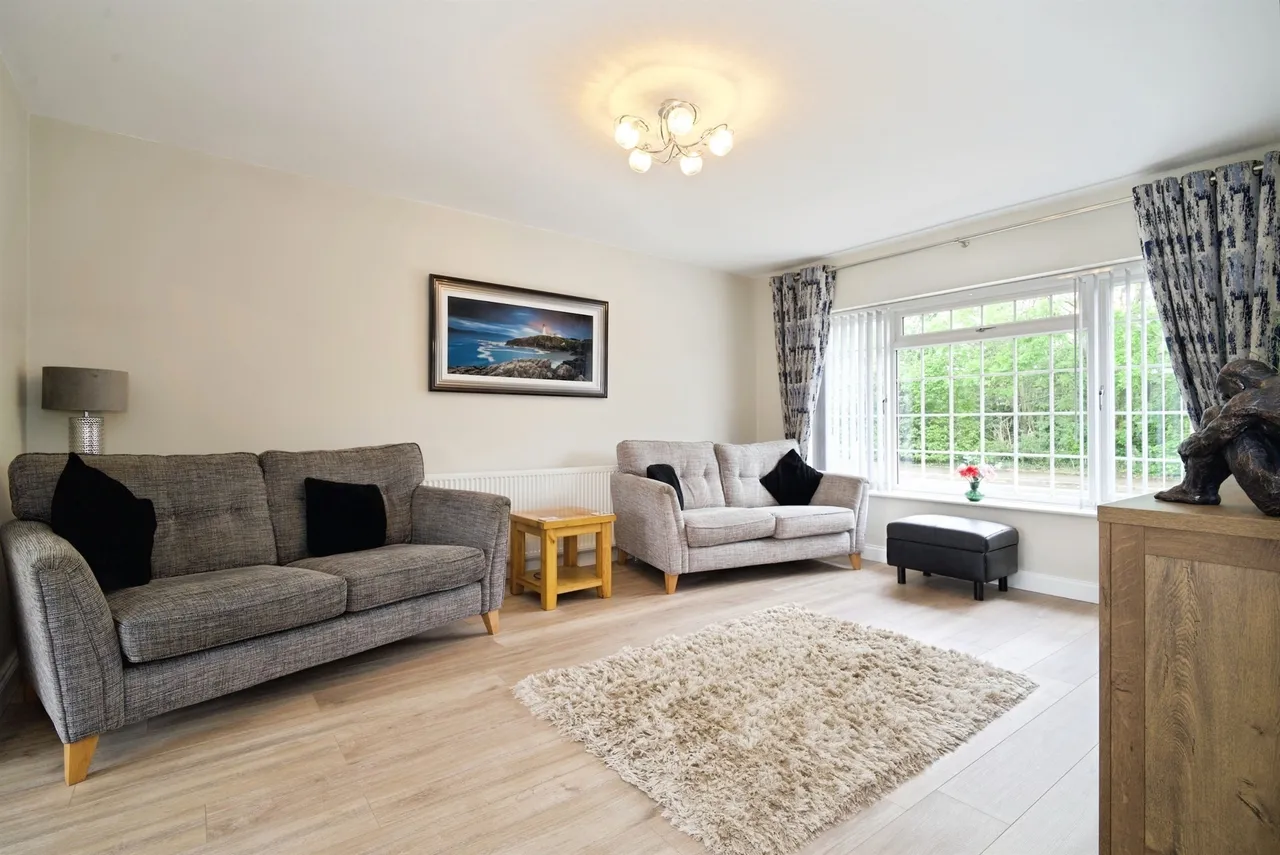 Royston Lane, Barnsley, photo 2