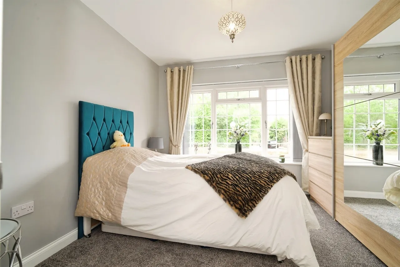 Royston Lane, Barnsley, photo 9