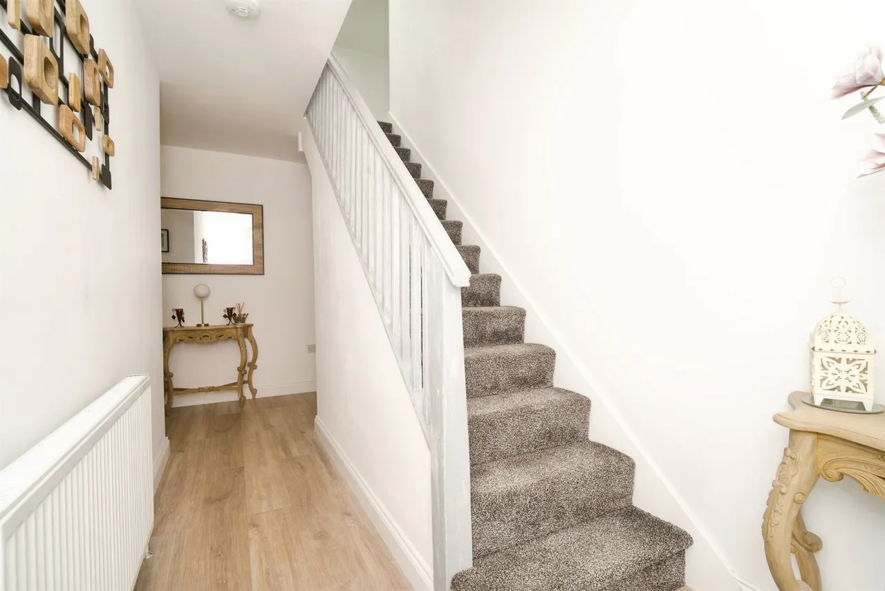 Royston Lane, Barnsley, photo 7