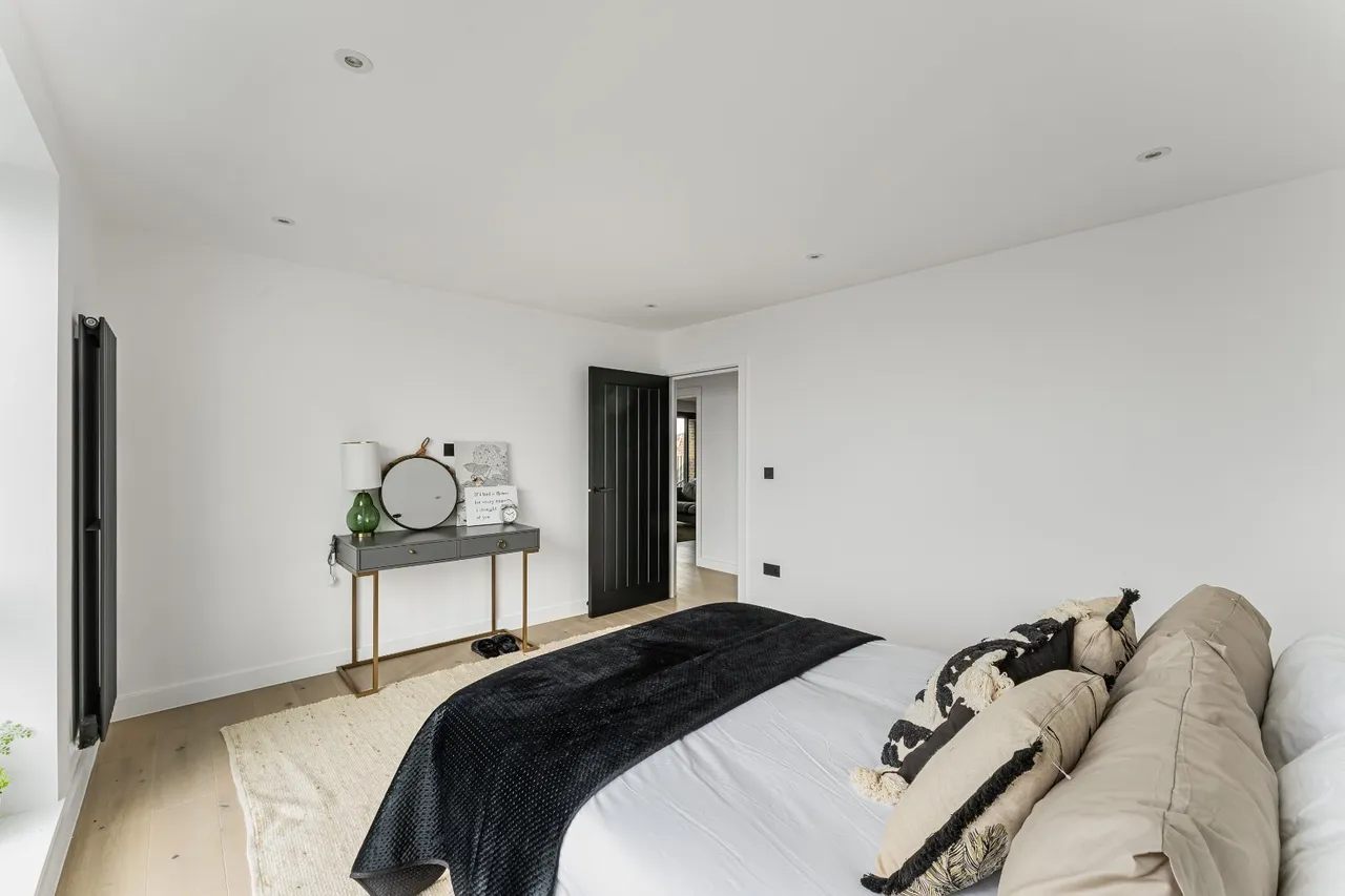 Clinton Road, London, E7, photo 14