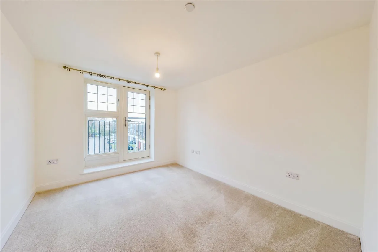 Great North Road, Hatfield, AL9, photo 7
