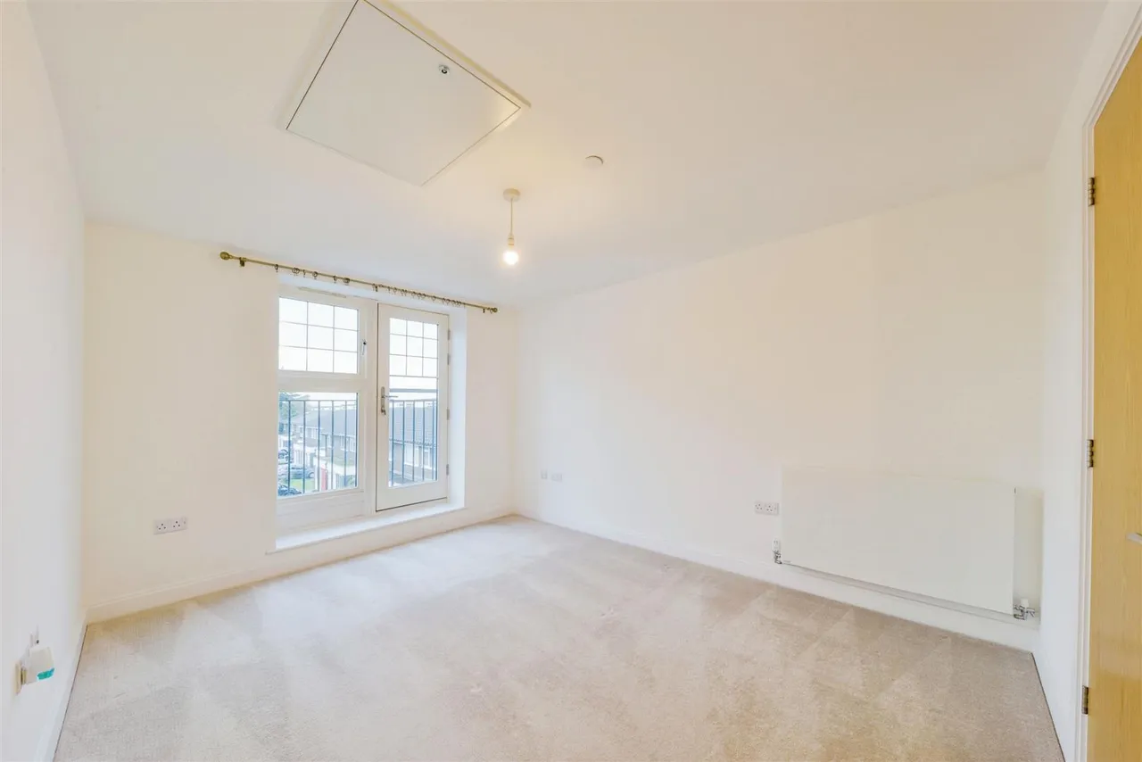 Great North Road, Hatfield, AL9, photo 4