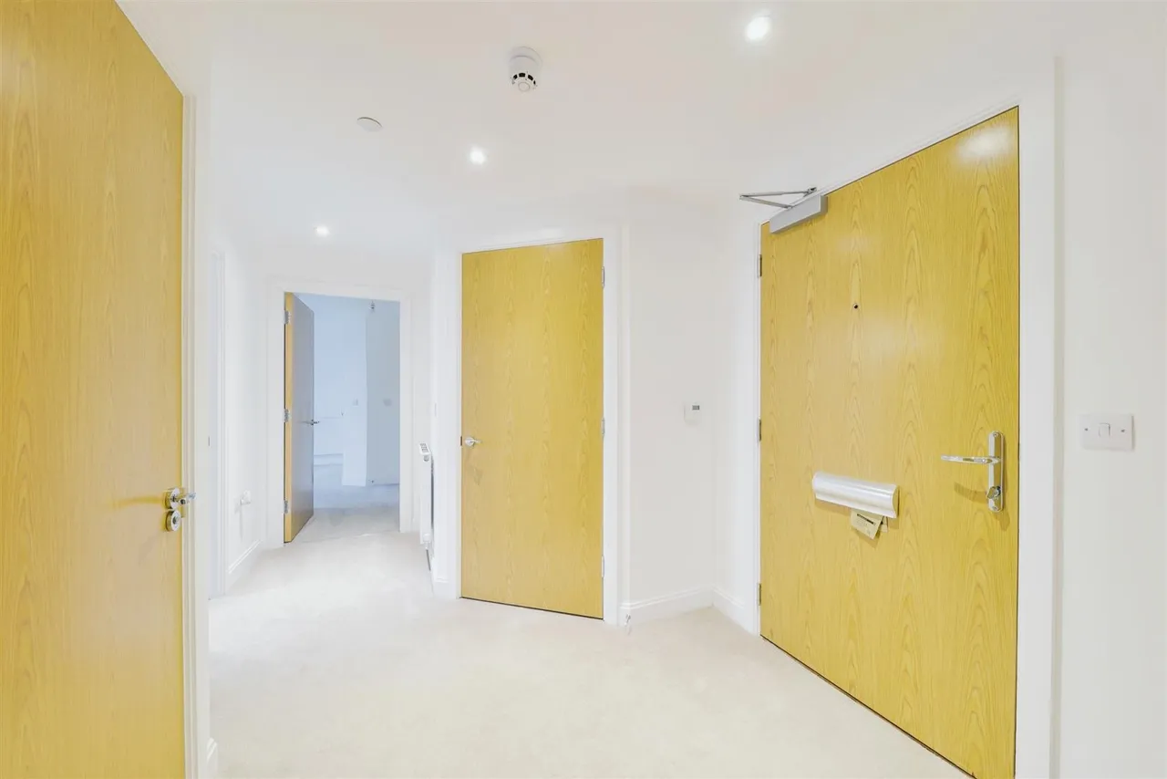 Great North Road, Hatfield, AL9, photo 15
