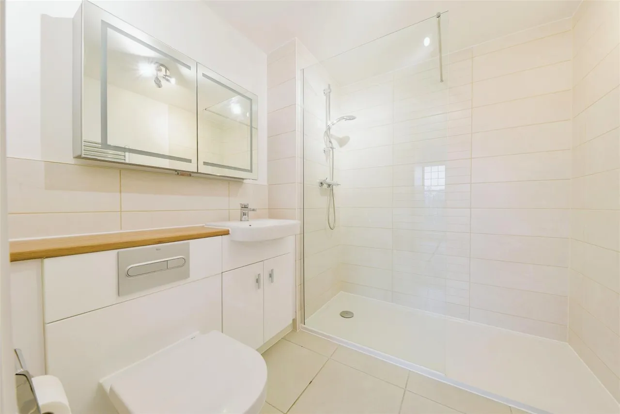 Great North Road, Hatfield, AL9, photo 16