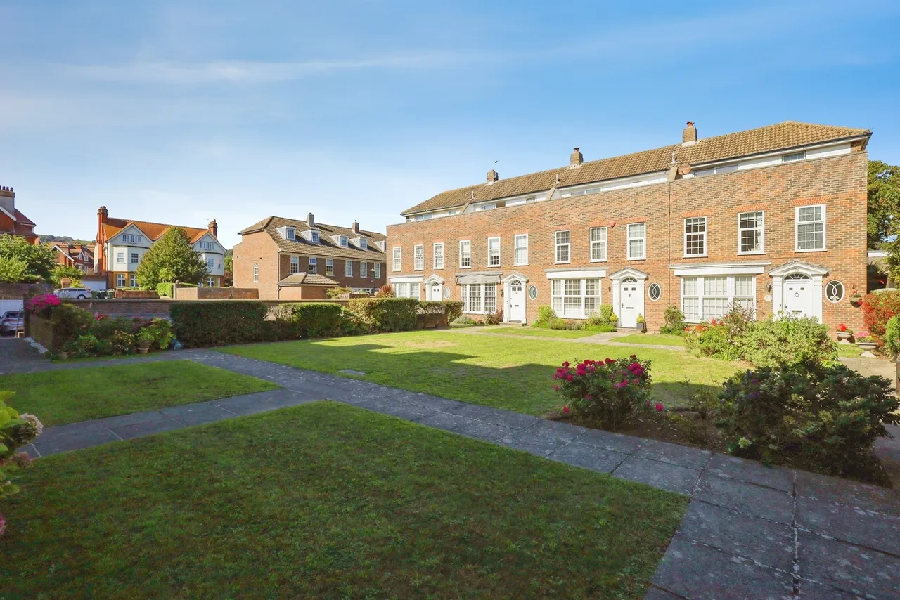 Chesterfield Gardens, Eastbourne, BN20, photo 14