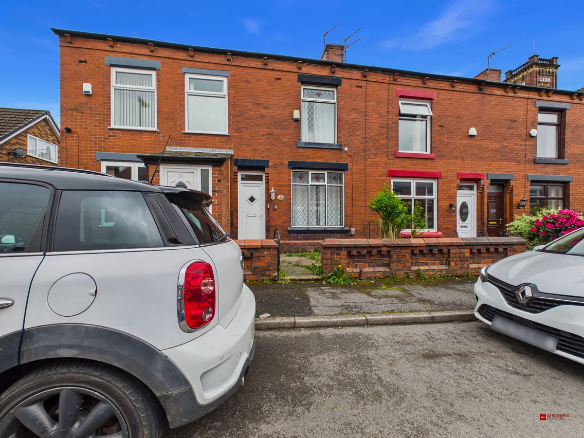 Oldham, OL2, photo 2