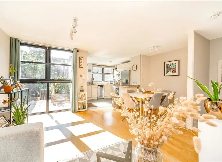 2 bed flat for sale — Rampayne Street, Westminster, SW1V
