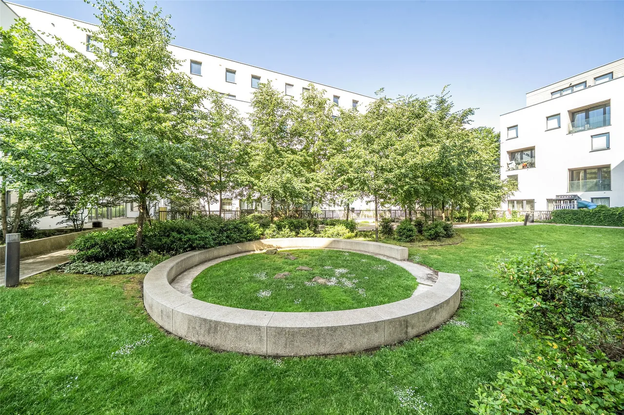 Capitol Way, London, NW9 0AU, photo 10