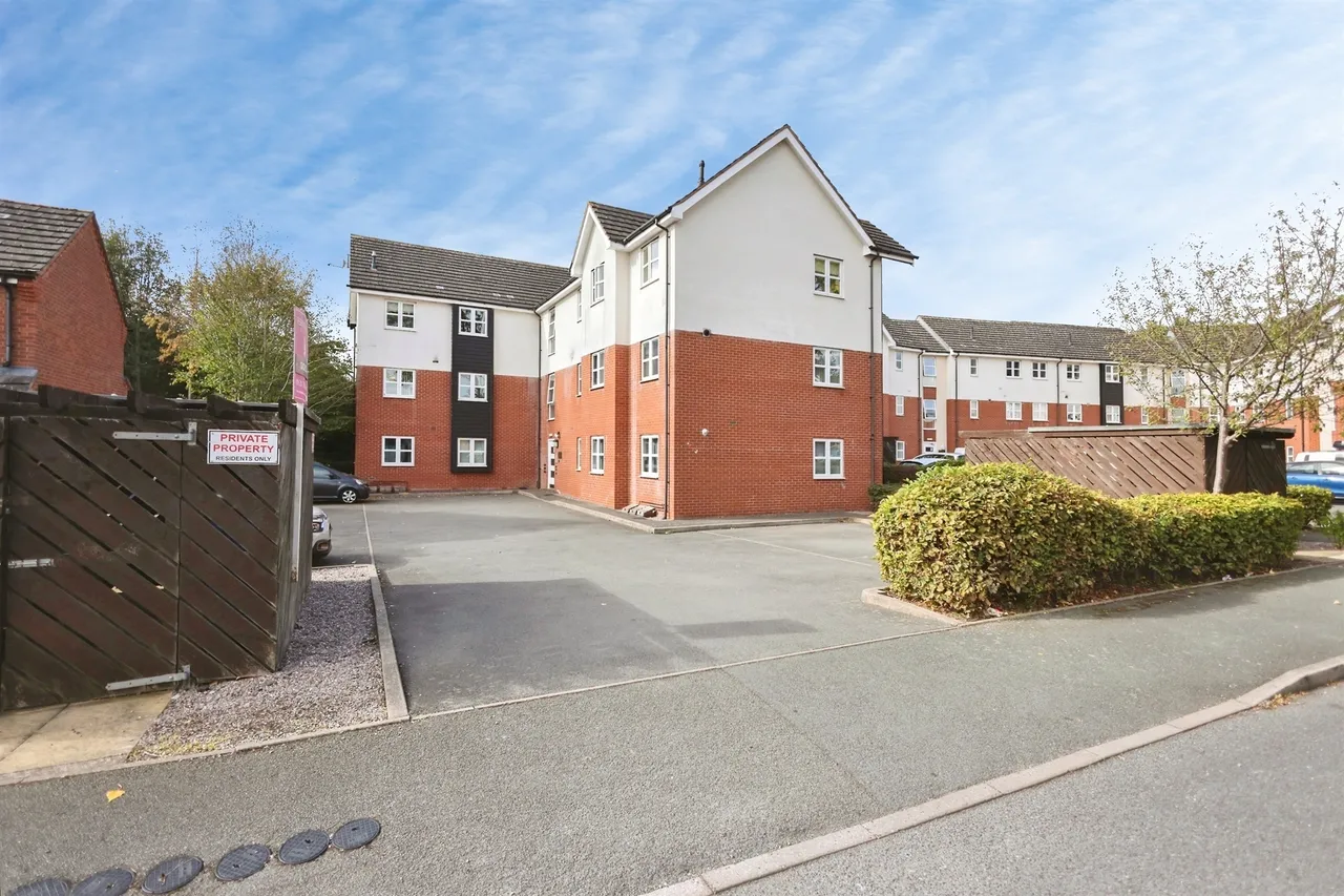 2 bed flat for sale, Leyburn Road, Birmingham, B37
