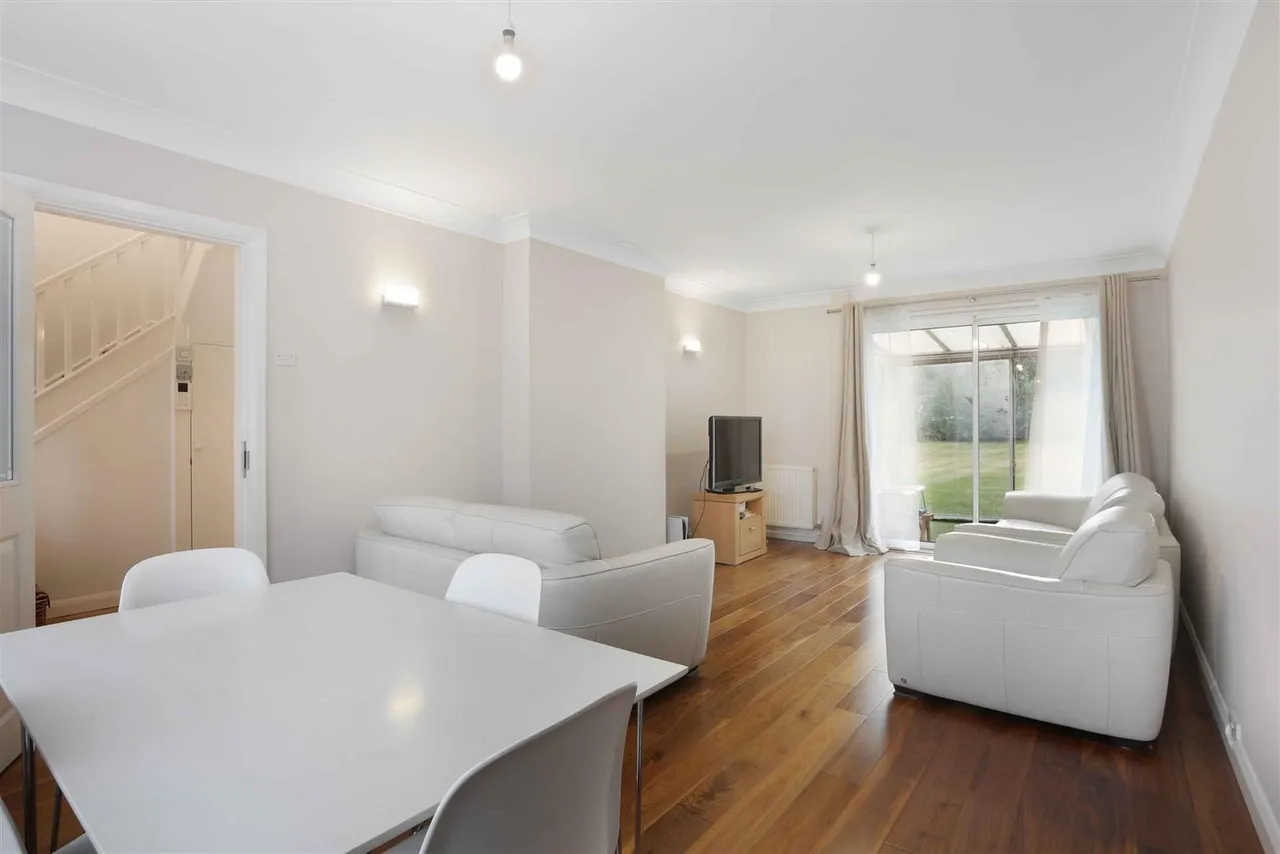 Cheyham Gardens, South Cheam, Sutton, SM2 7NH, photo 4