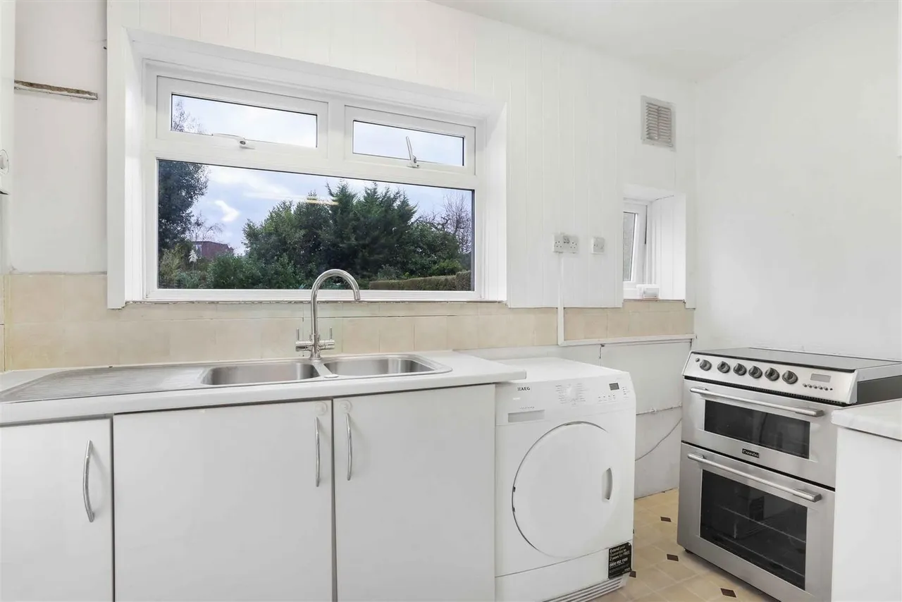 Cheyham Gardens, South Cheam, Sutton, SM2 7NH, photo 8