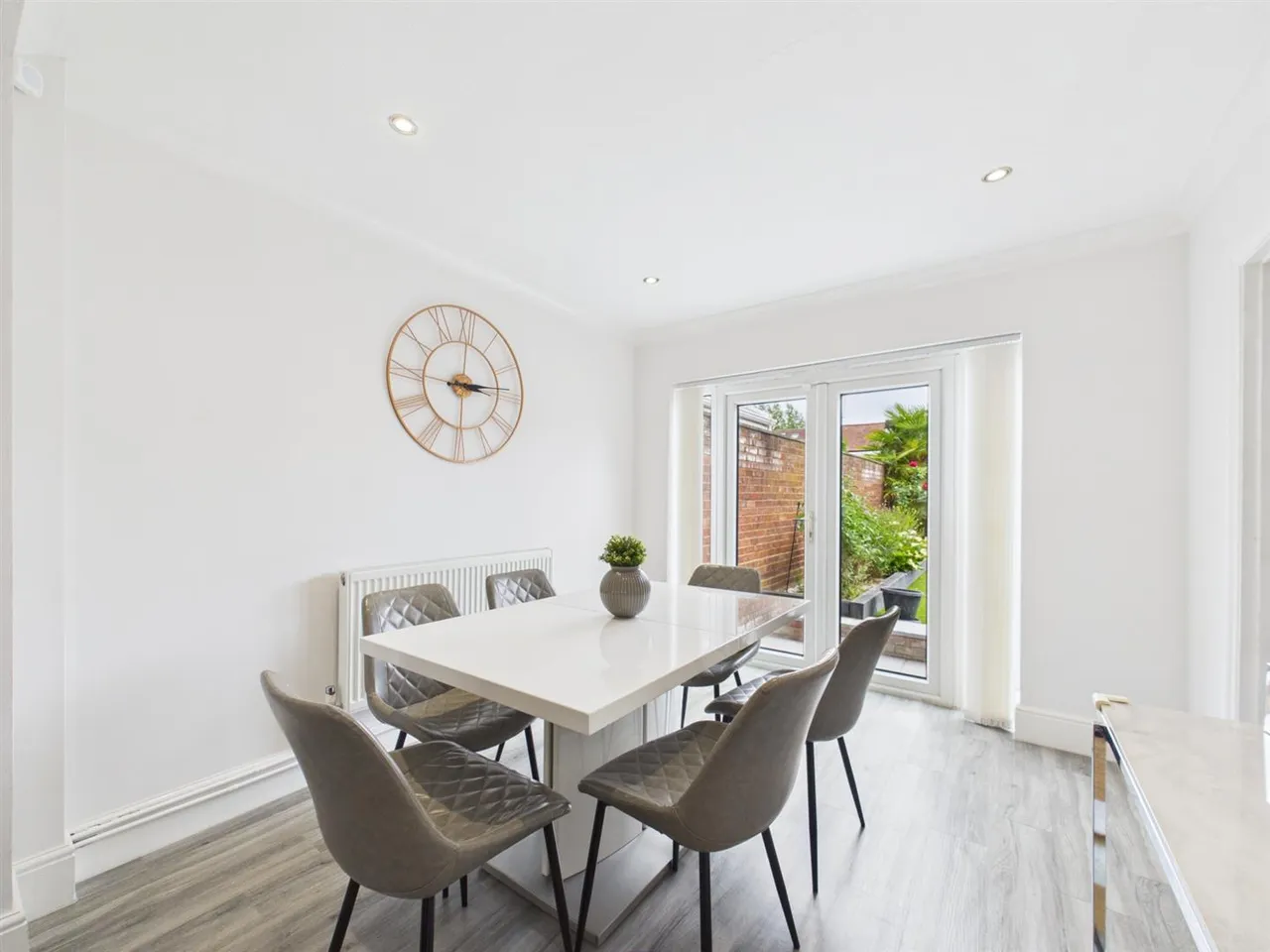Trevor Crescent, Ruislip, Middlesex, HA4 6NB, photo 4