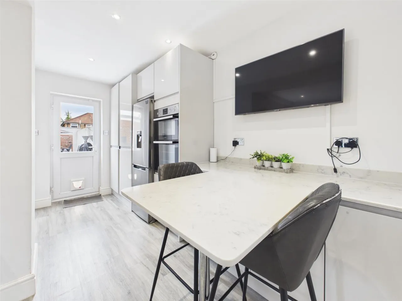 Trevor Crescent, Ruislip, Middlesex, HA4 6NB, photo 8