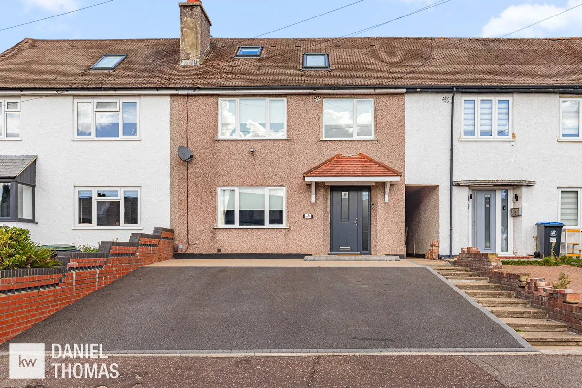 3 bed house for sale, Buxton Road, Waltham Abbey, EN9