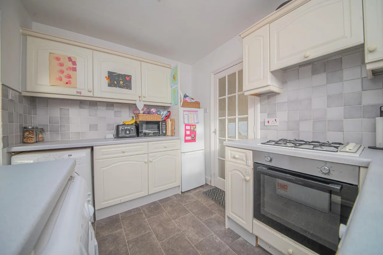 The Spinney, Bishopstoke, Eastleigh, SO50 8PF, photo 5