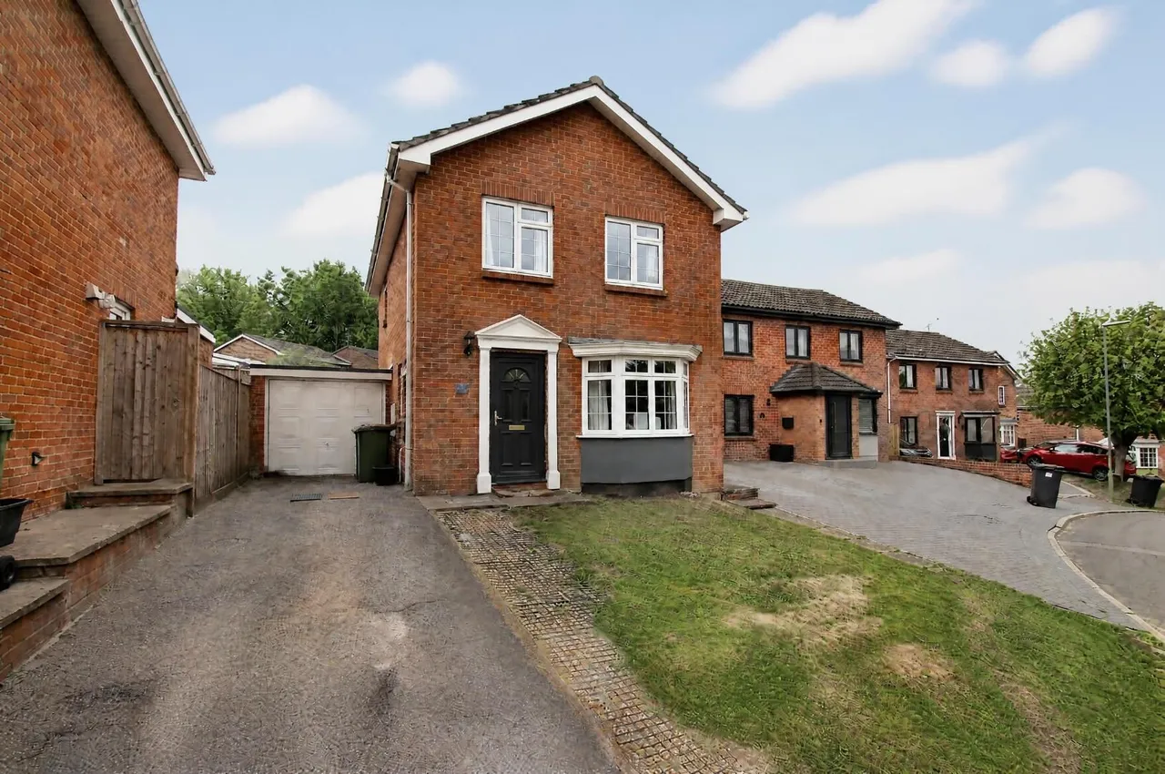 3 bed house for sale — The Spinney, Bishopstoke, Eastleigh, SO50 8PF
