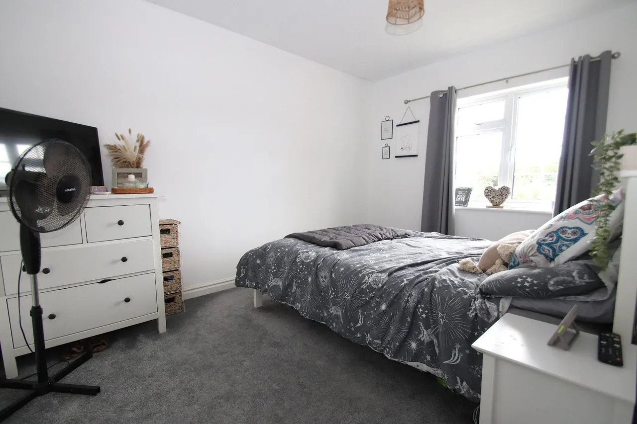 The Spinney, Bishopstoke, Eastleigh, SO50 8PF, photo 8