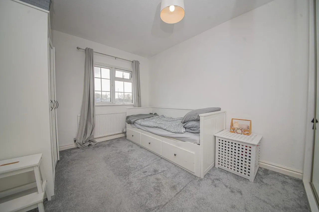 The Spinney, Bishopstoke, Eastleigh, SO50 8PF, photo 10