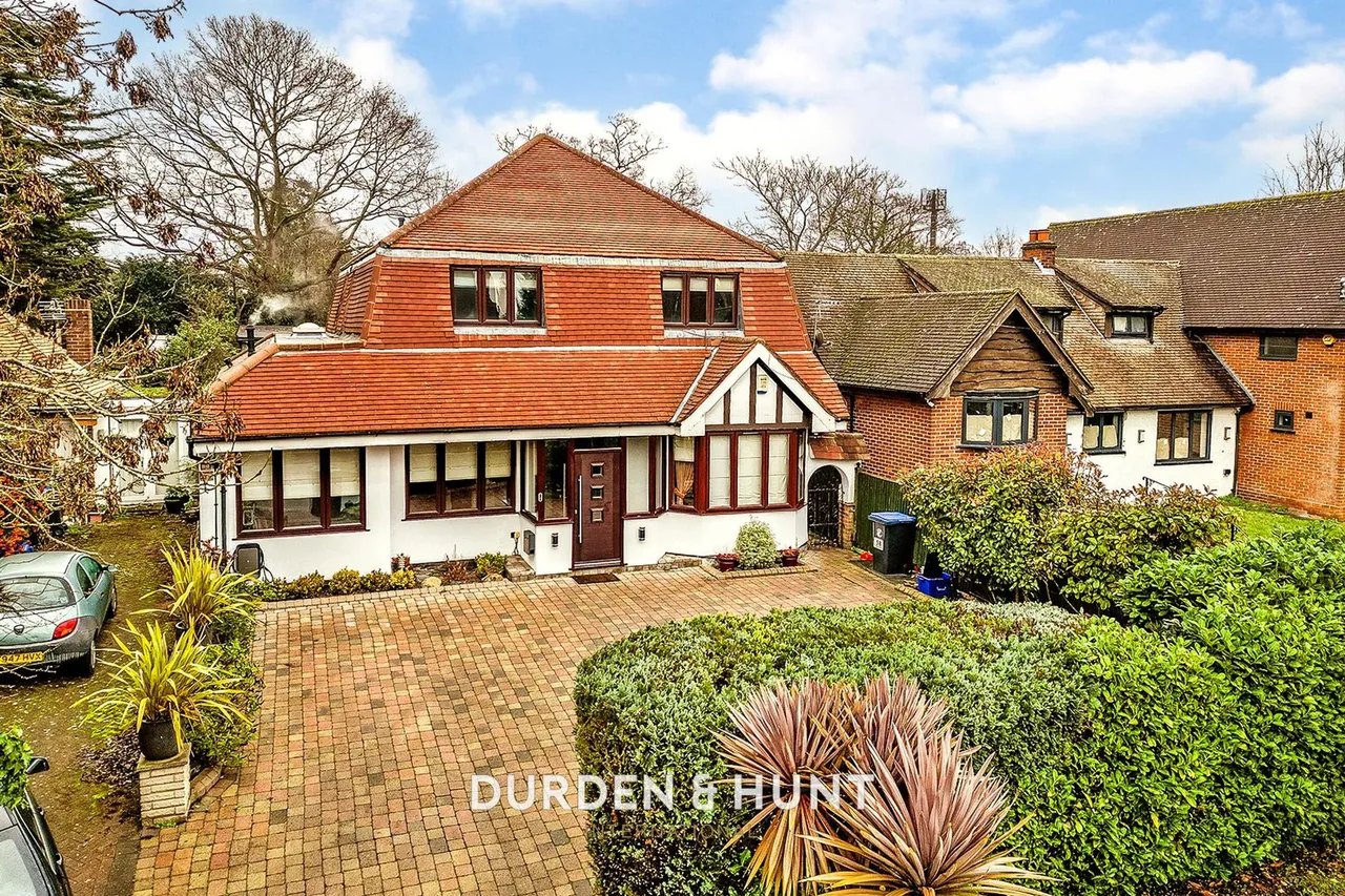 4 bed house for sale, Traps Hill, Loughton, IG10