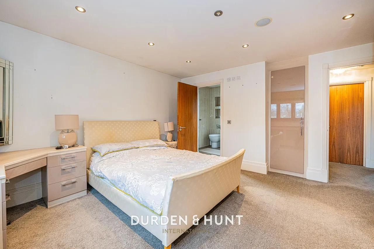 Traps Hill, Loughton, IG10, photo 12