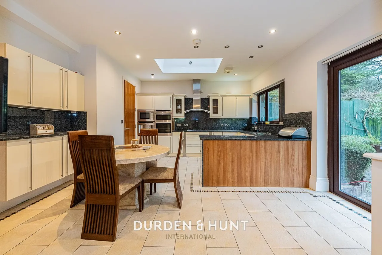 Traps Hill, Loughton, IG10, photo 3