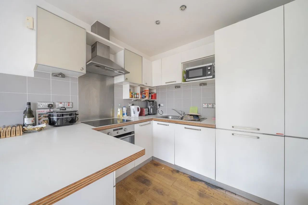 2 bed flat for sale, Upper Richmond Road, Putney, SW15