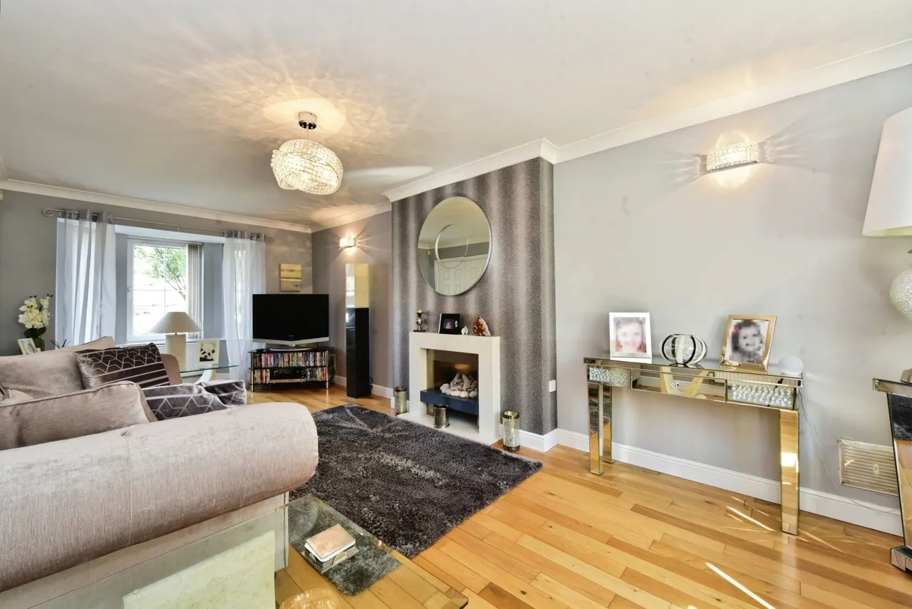 St. Matthews Close, Renishaw, Sheffield, Derbyshire, S21, photo 3