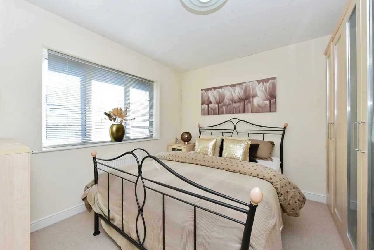 St. Matthews Close, Renishaw, Sheffield, Derbyshire, S21, photo 12