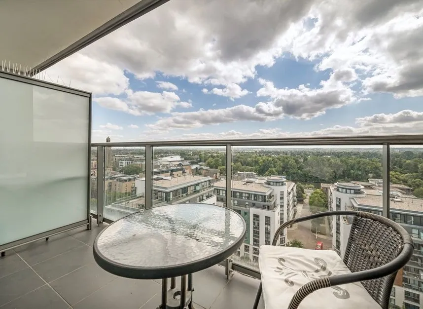 Pump House Crescent, Brentford, TW8, photo 6
