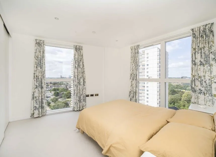 Pump House Crescent, Brentford, TW8, photo 5