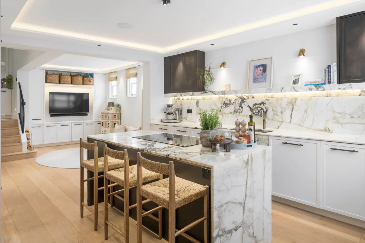 Campden Hill Road, Kensington, London, W8 7AR, photo 4