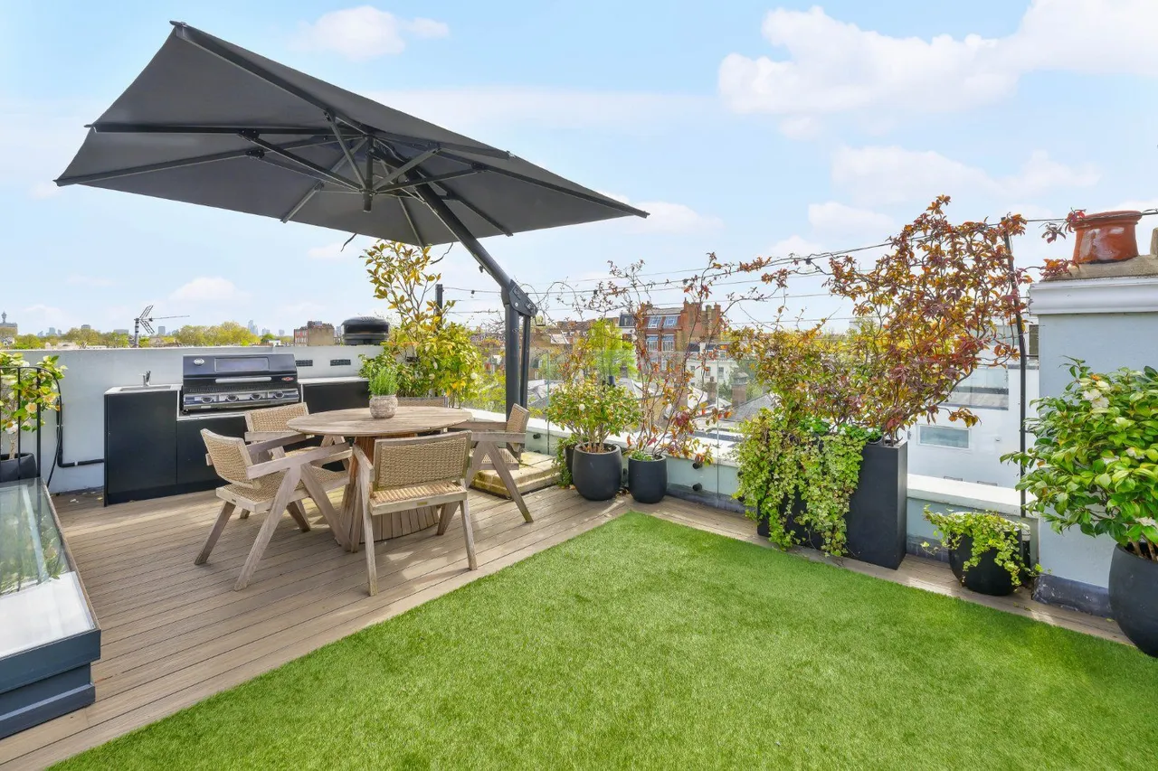 Campden Hill Road, Kensington, London, W8 7AR, photo 3