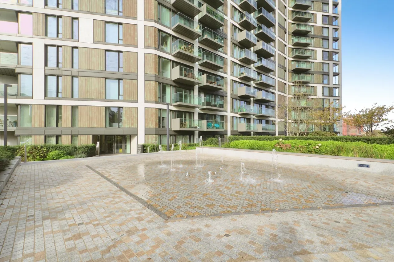 Duke Of Wellington Avenue, London, SE18, photo 19