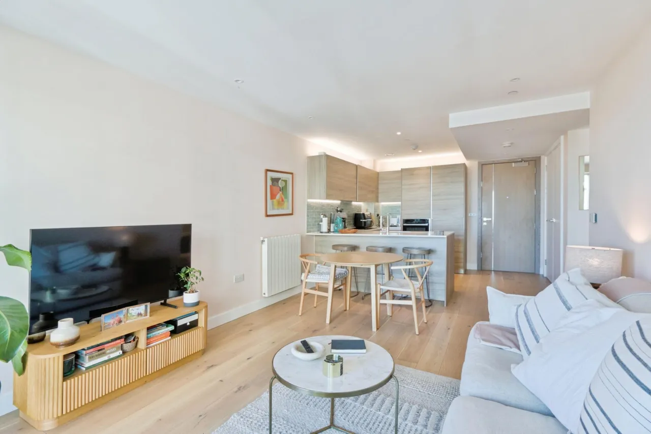 Duke Of Wellington Avenue, London, SE18, photo 8