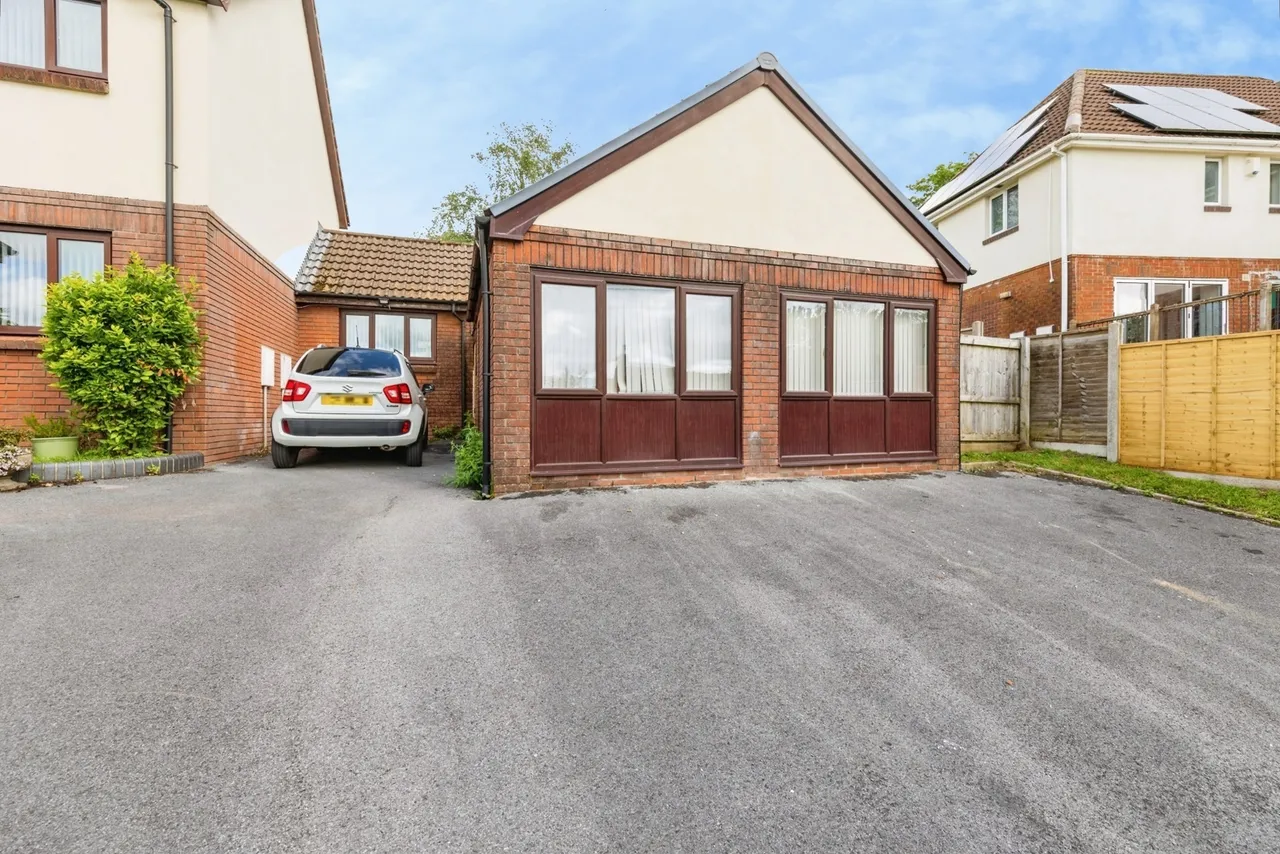 Bryn Tirion, Pontyberem, SA15, photo 26