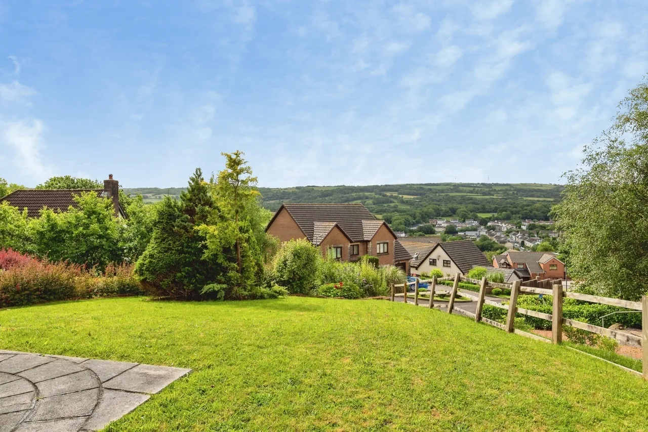 Bryn Tirion, Pontyberem, SA15, photo 25