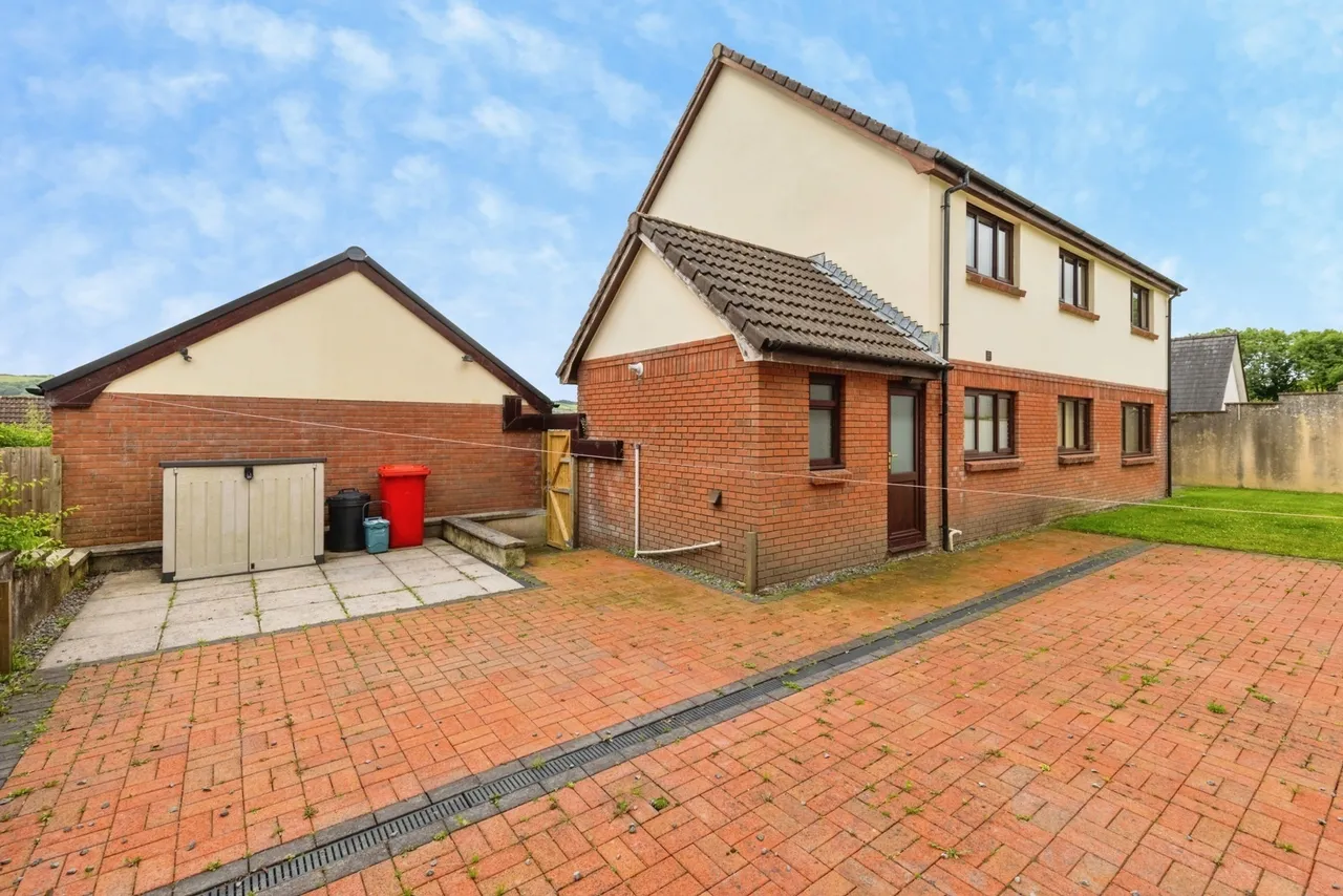 Bryn Tirion, Pontyberem, SA15, photo 24