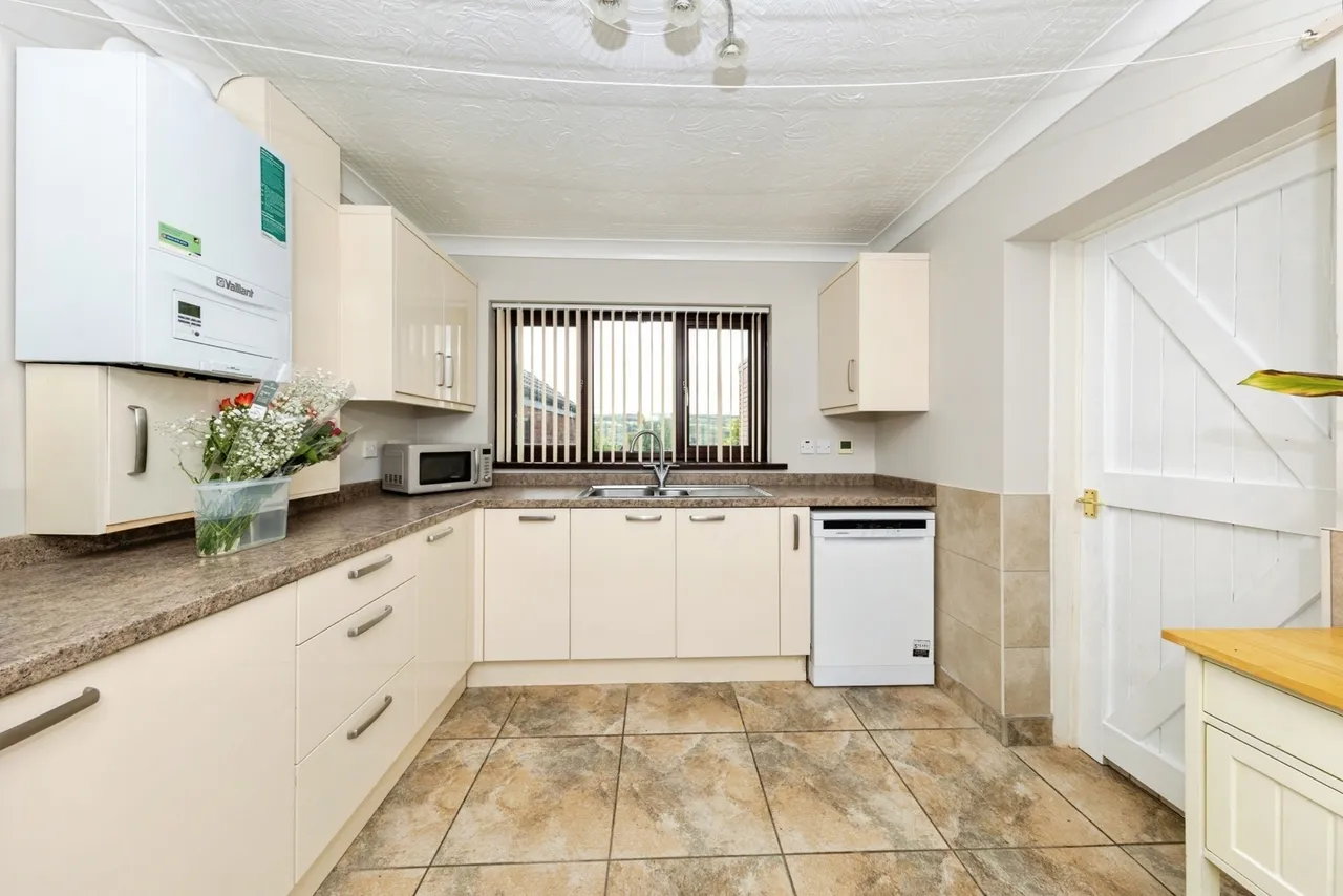 Bryn Tirion, Pontyberem, SA15, photo 10