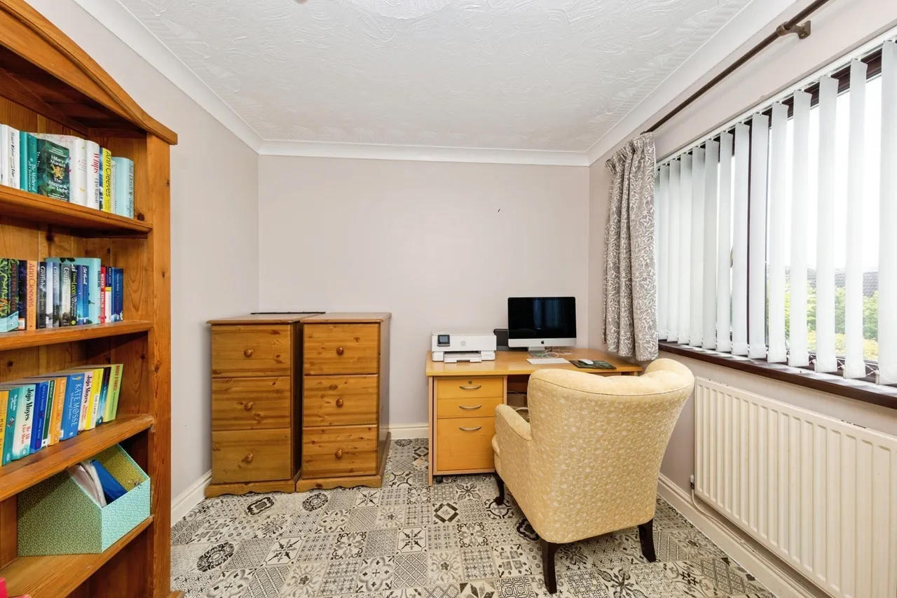 Bryn Tirion, Pontyberem, SA15, photo 13