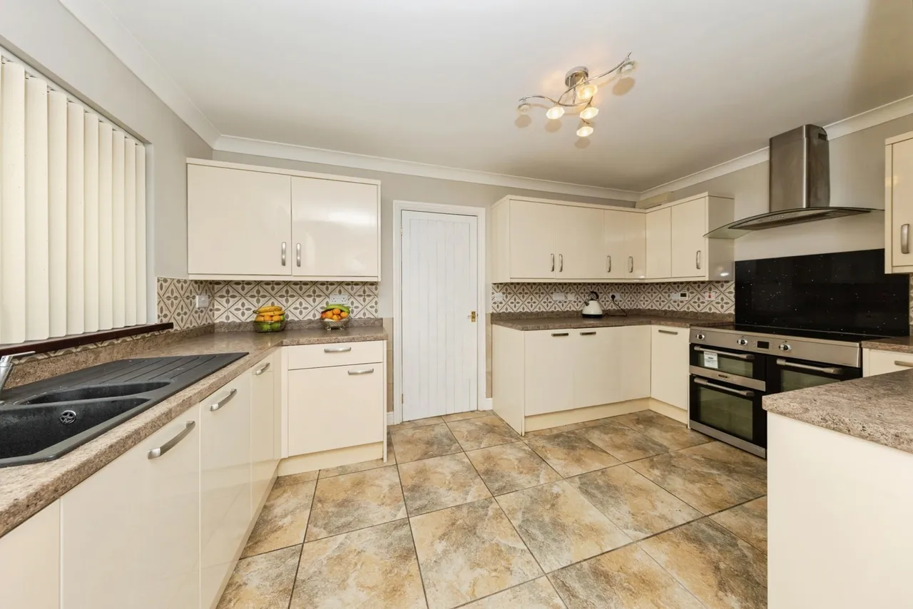 Bryn Tirion, Pontyberem, SA15, photo 3