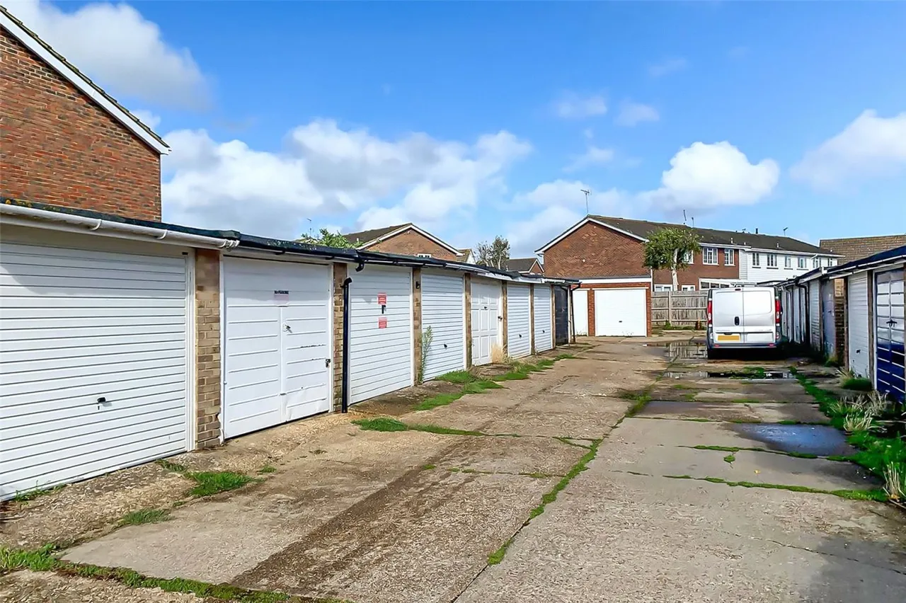 Meadowside, Angmering, BN16, photo 3