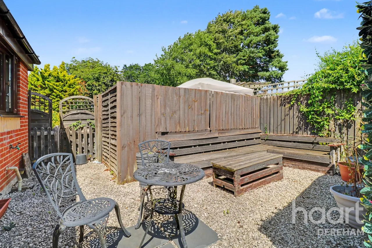Old Post Road, Briston, NR24, photo 13