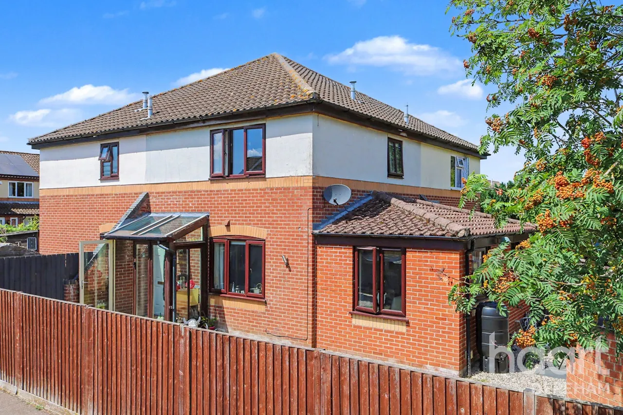 2 bed house for sale, Old Post Road, Briston, NR24