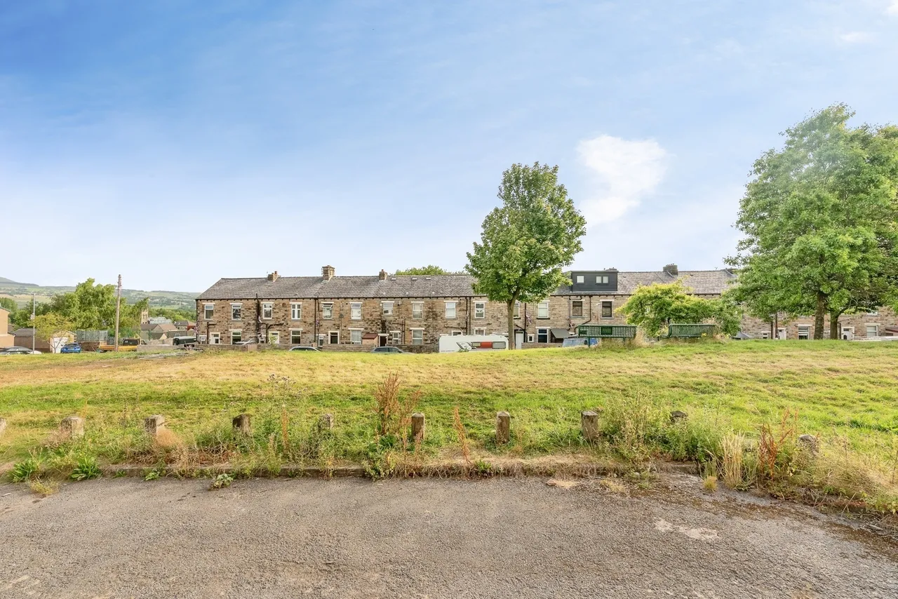 Piccadilly Road, Burnley, BB11, photo 4