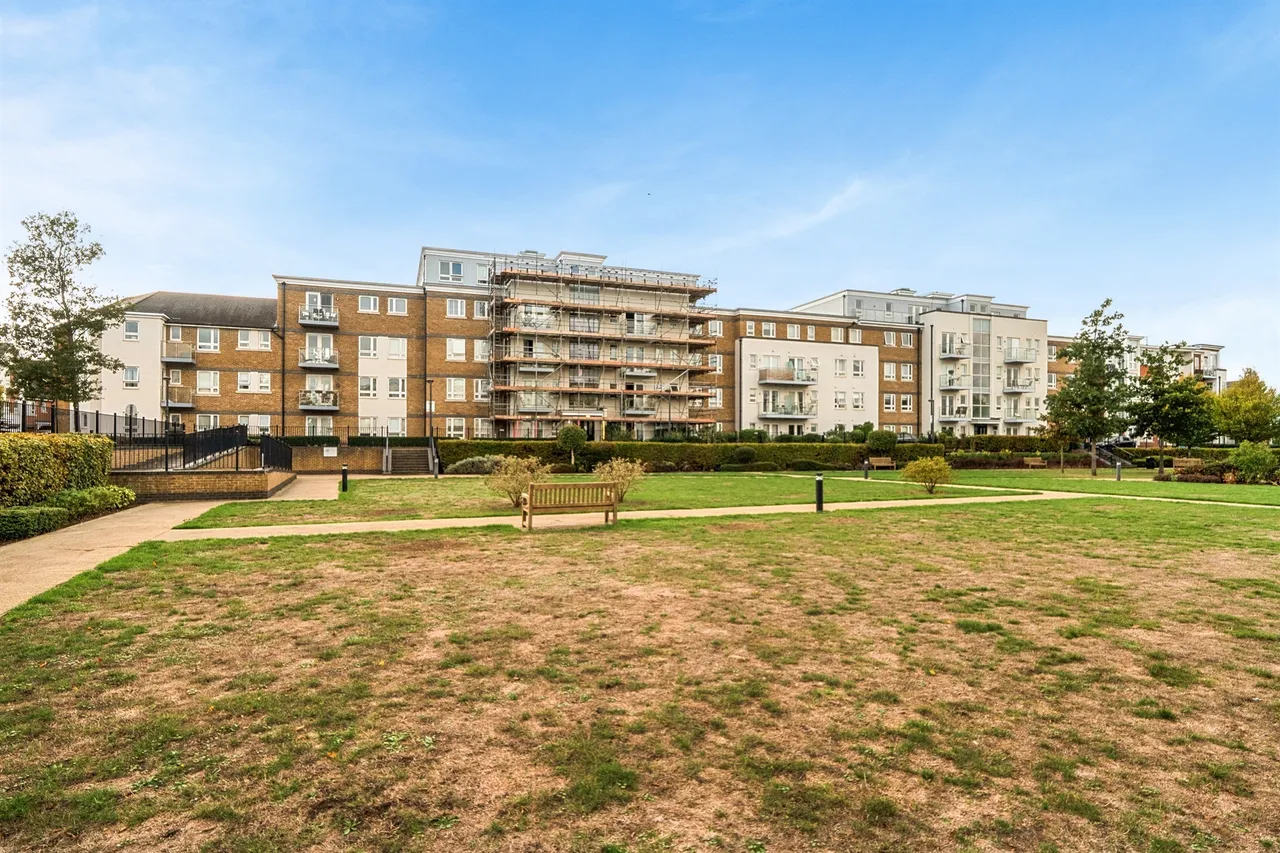 2 bed flat for sale, Heron Way, Maidenhead, SL6