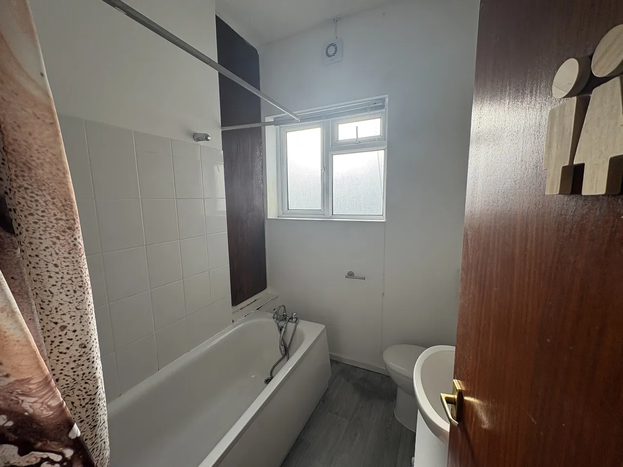 Embankment Road, PL4, photo 5