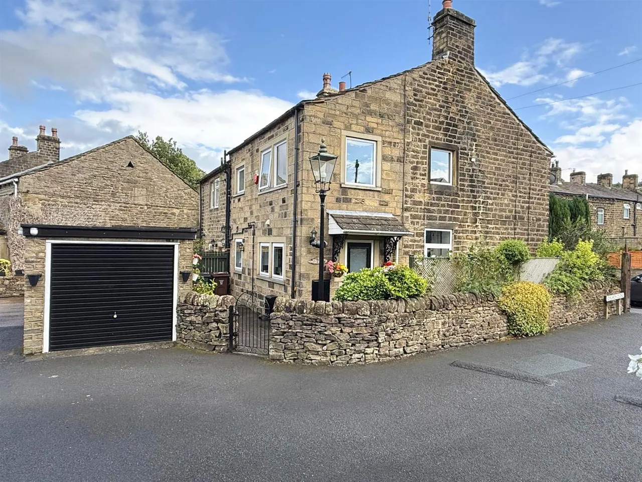 3 bed house for sale — Skipton Road, Steeton, BD20 6SD