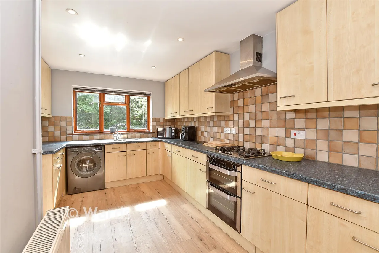 Kenward Court, Hadlow, TN11, photo 3