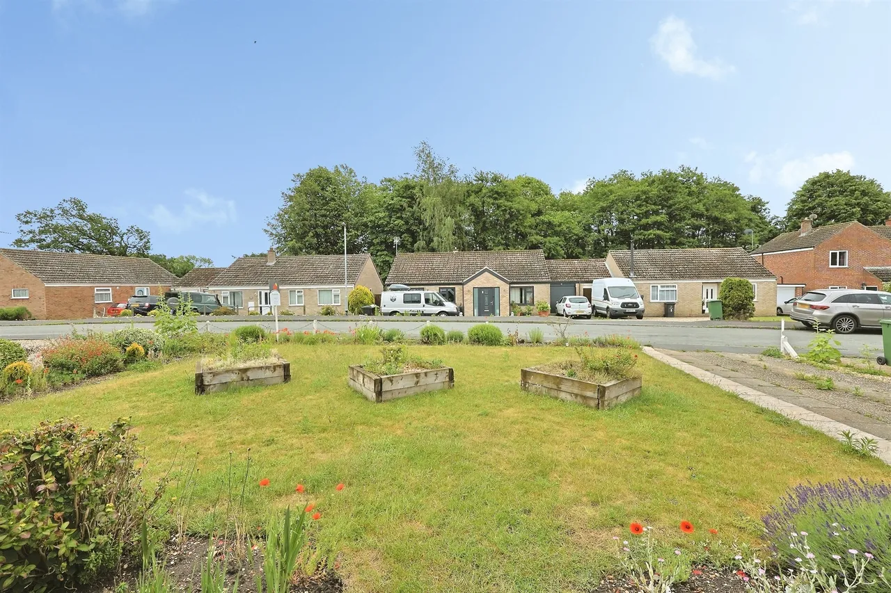 Elizabeth Drive, Necton, PE37, photo 2