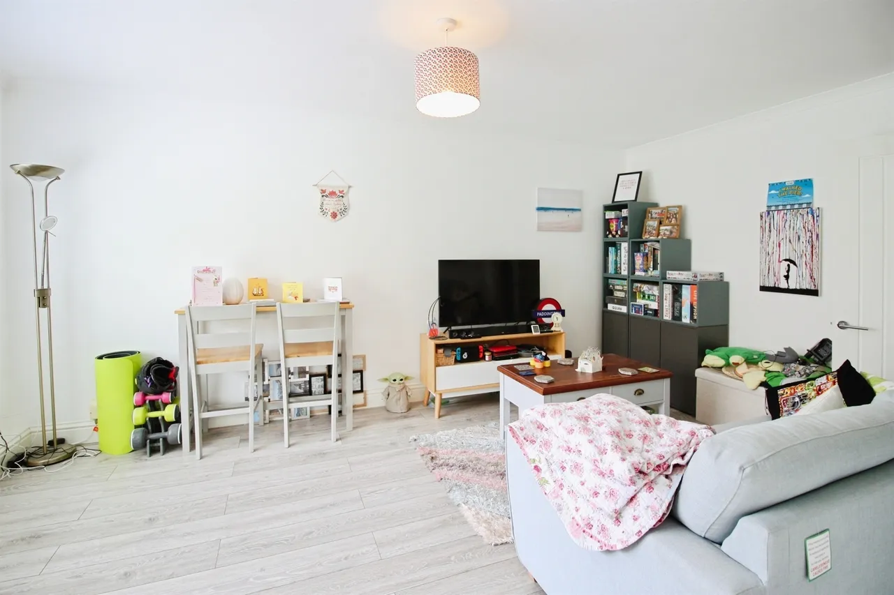 Waun Fach Cardiff, CF23, photo 6